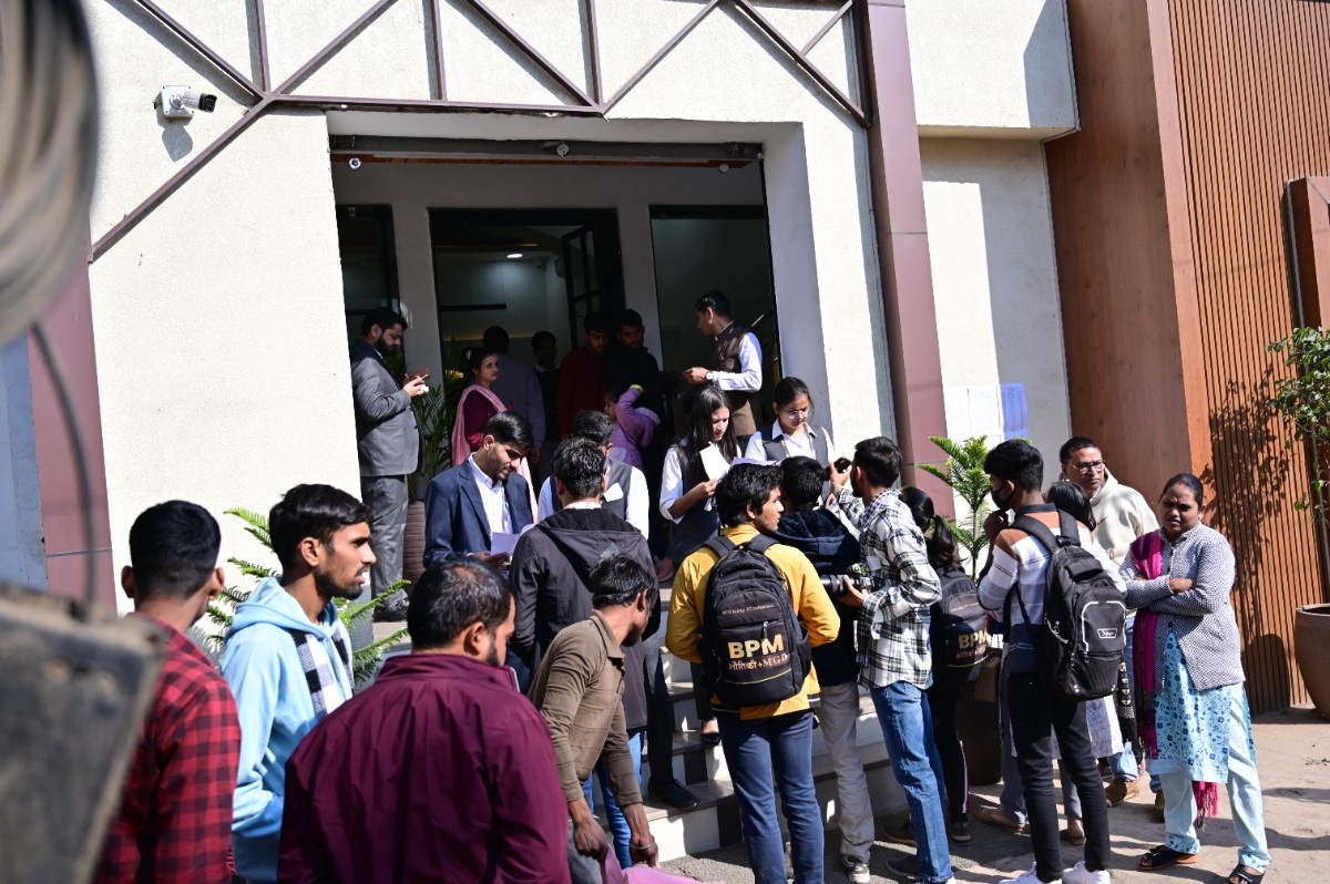 Exam Day – entry & verification